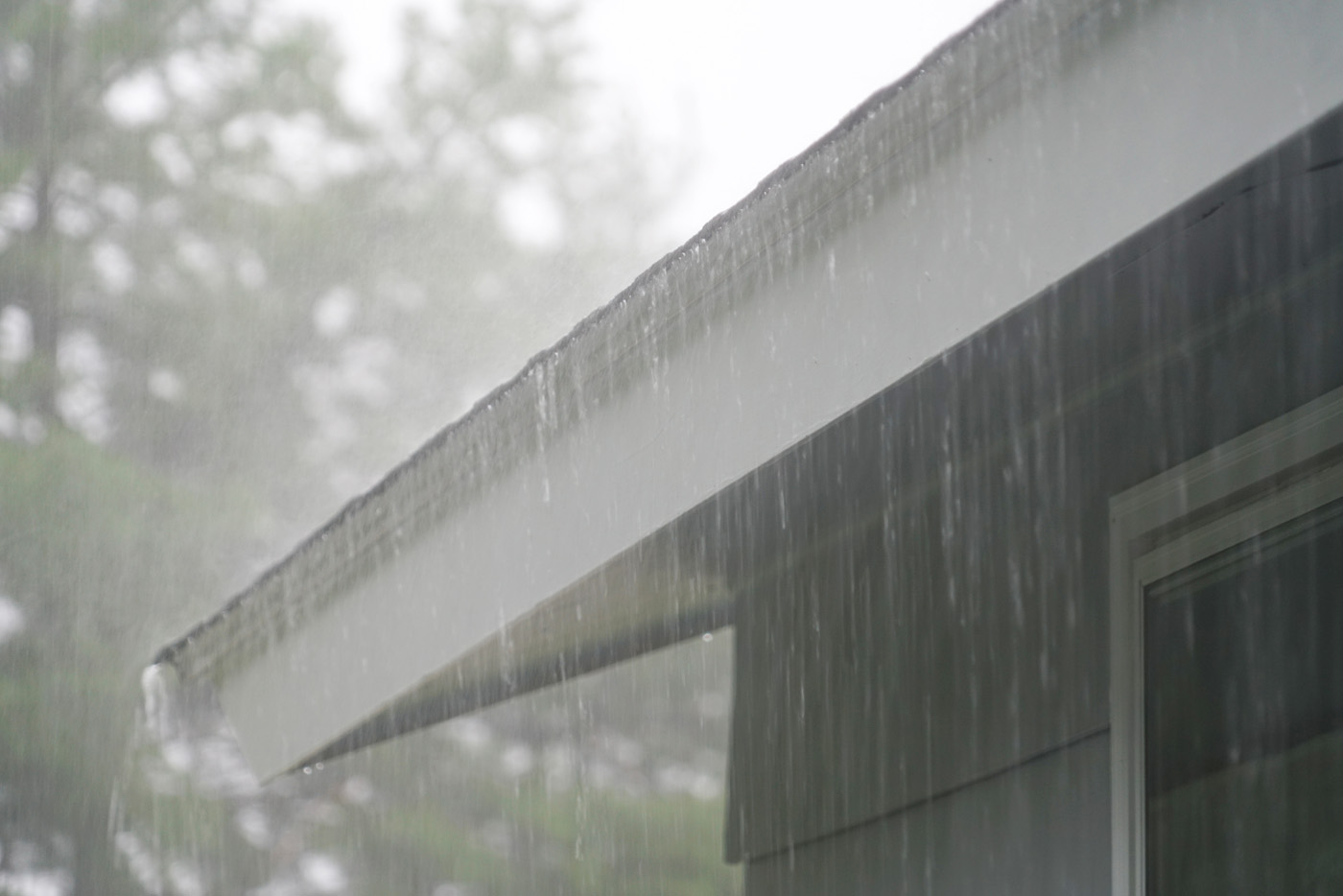 Featured image for “Victim of Ohio Weather: 7 Signs your roof is suffering from a leak”