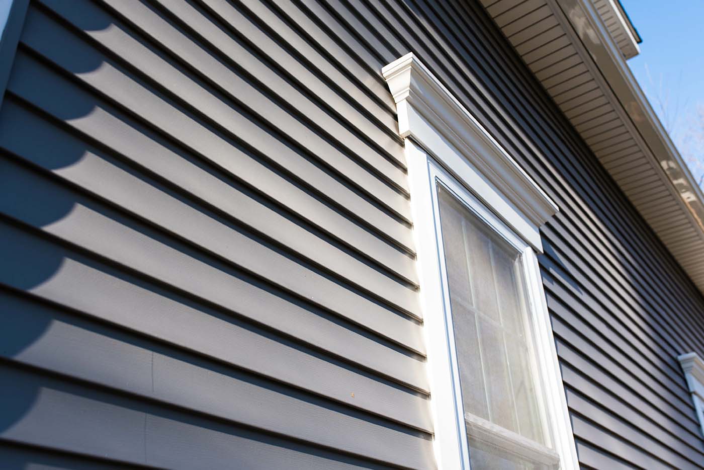 Featured image for “Pros & Cons of Vinyl Siding: A Comprehensive Guide”